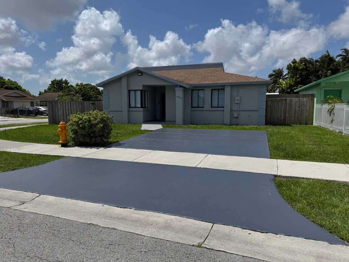 Foto principal - 12237 SW 193rd St