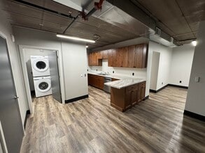 Building Photo - 217 S Badger Ave