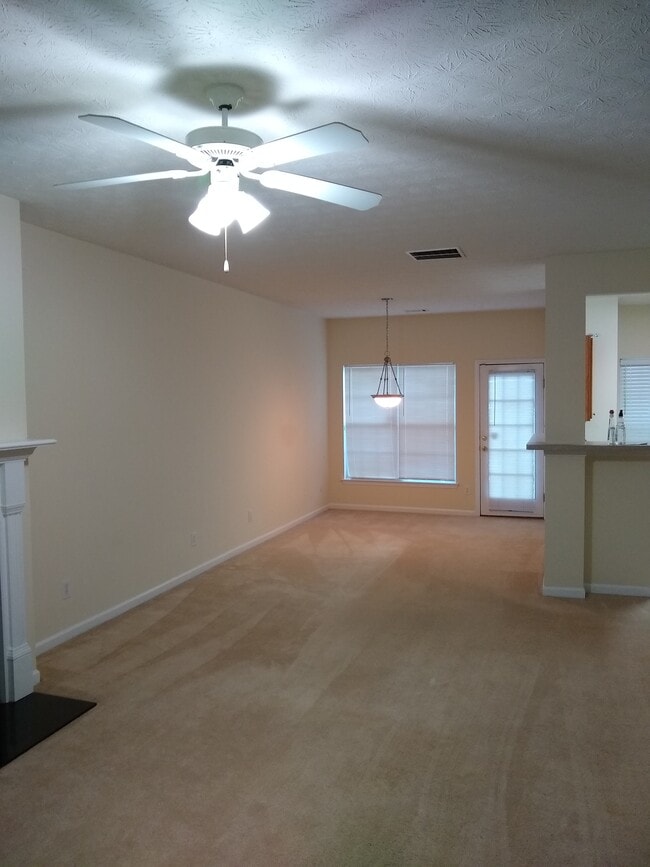Dining Area - 4830 Walden Lake Pointe
