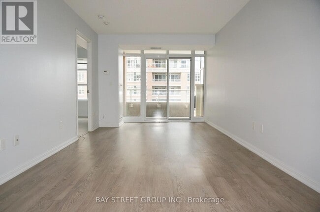 Photo du bâtiment - 75-975 E Liberty St