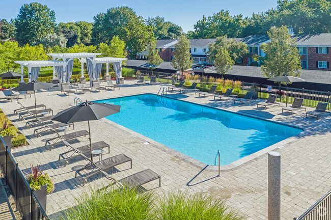 Piscina - Great Oaks Apartments