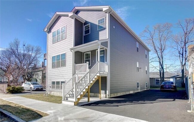 Building Photo - 17 Slocum St