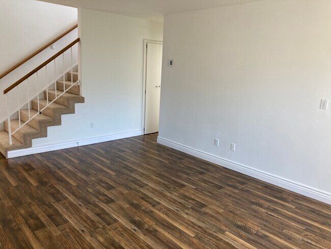 Foto del edificio - 2102 Pullman Ln