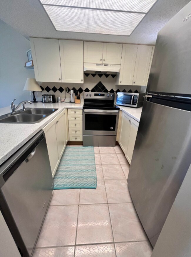 Building Photo - Beach Condo for Rent, AVAILABLE NOW!