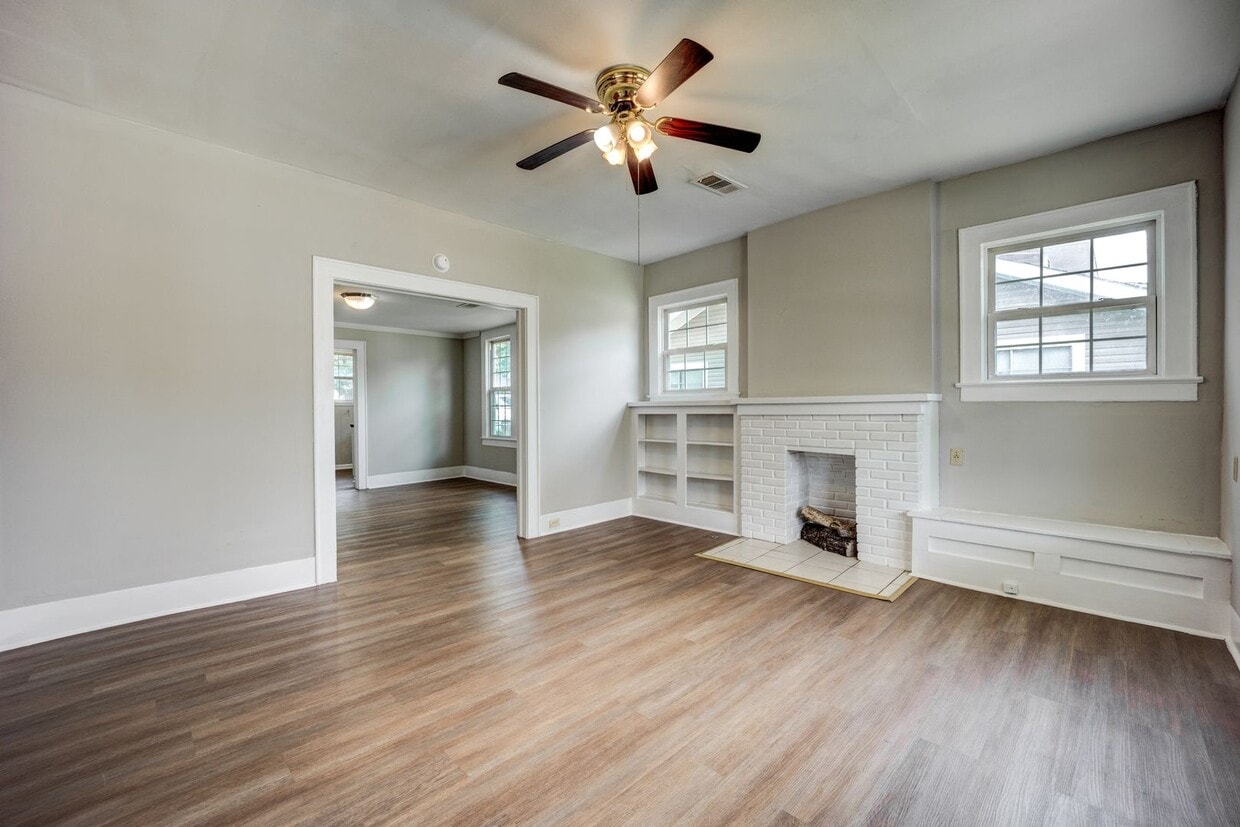 Primary Photo - Freshly Updated 3 Bedroom House