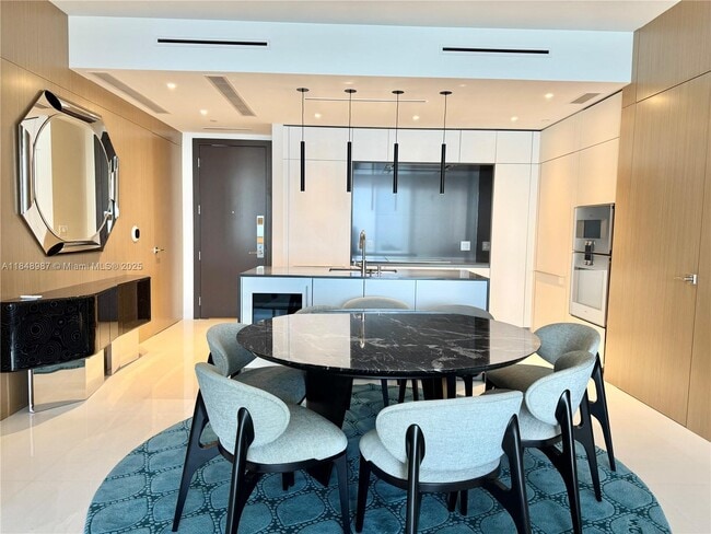 Building Photo - 300 Biscayne Blvd Way