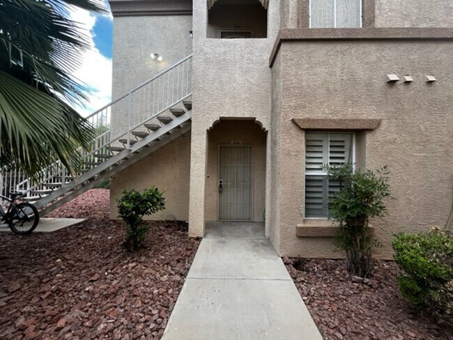 Building Photo - Welcome to this beautiful 2-bedroom, 2-bat...
