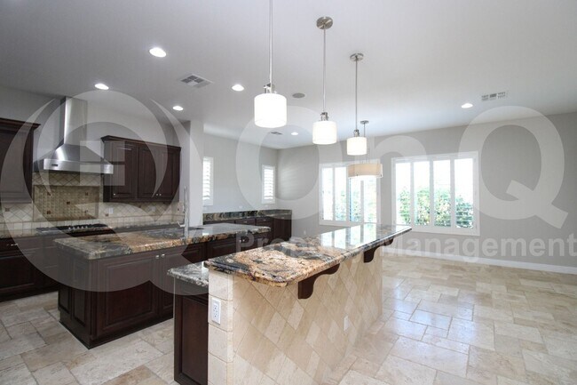 Building Photo - 2832 E Los Altos Rd