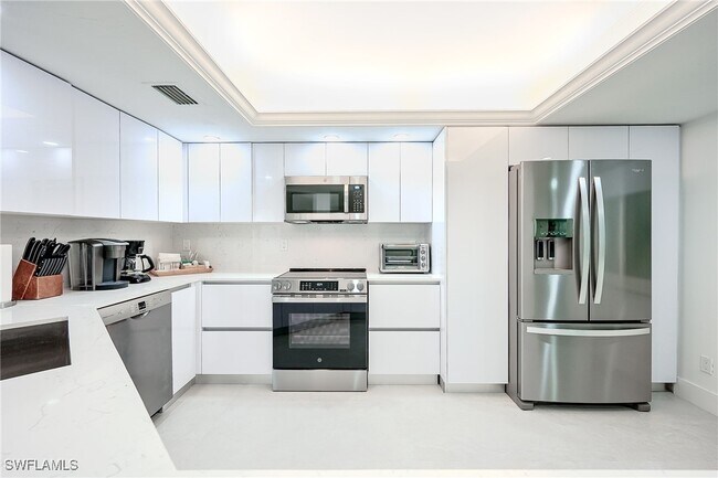 Building Photo - 592 Beachwalk Cir