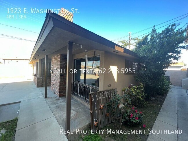 Building Photo - Beautifully Renovated & Spacious 4Bed/3Bat...