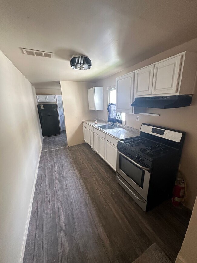 Foto del edificio - 2 Bedroom, 1 Bath Town Home