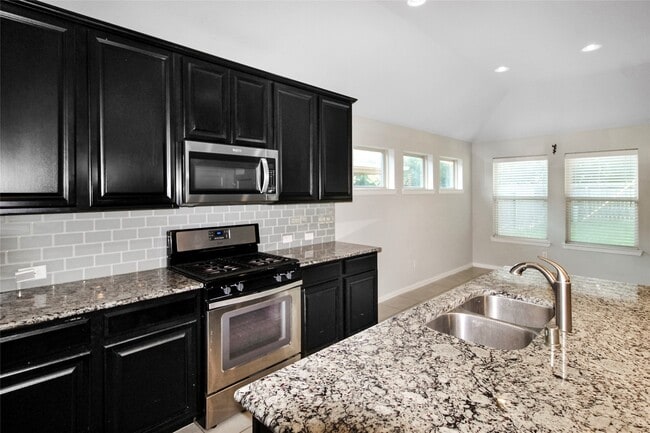 Foto del edificio - 16210 Stoney Elms Ct