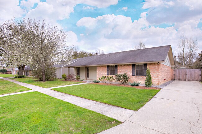 Foto del edificio - Great location near Perkins/Pecue!!