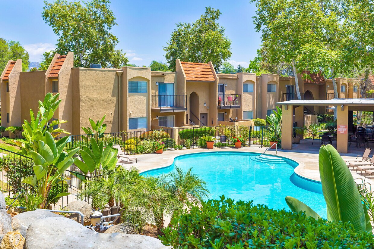 Woodlake Apartments in Escondido, CA