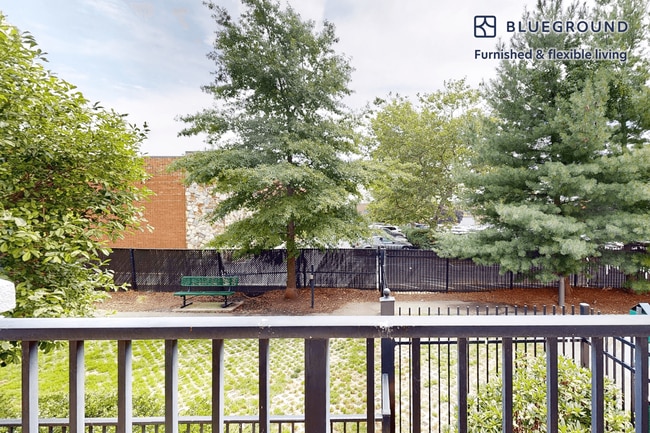 Foto del edificio - 80 N Central Ave