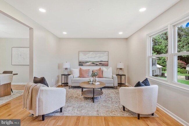 Foto del edificio - 21969 Rosewood Terrace