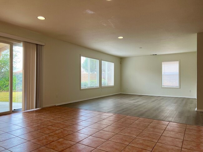 Building Photo - 38623 Erika Ln