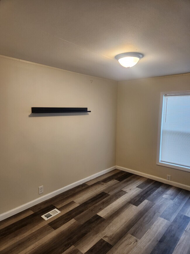 Foto del edificio - 327 Becky Ln