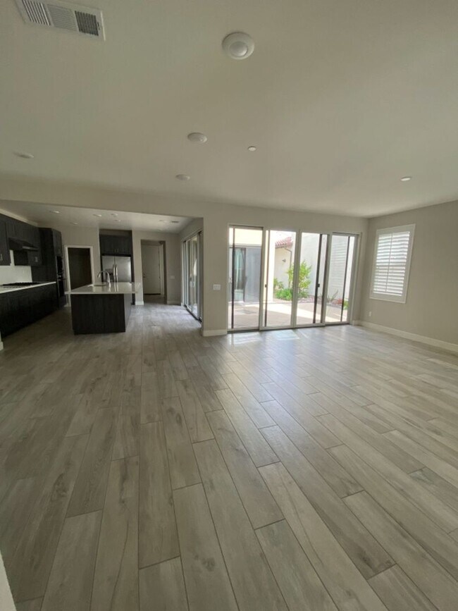 Foto del edificio - Beautiful Home - Plan 3 4BR/4.5BA in Casavia