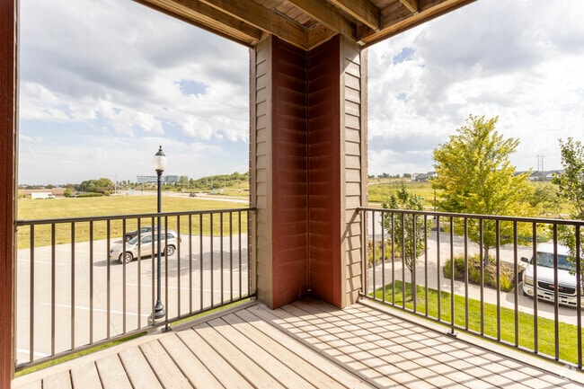 2BR, 2BA - Sherman 2 - Shadow Lake Square