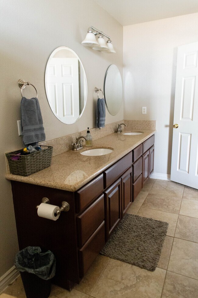 Master Bathroom - 12072 Pacific Rd