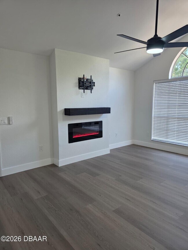 Building Photo - 660 Youngstown Pkwy