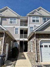 Building Photo - 4303 Summer Brook Ln