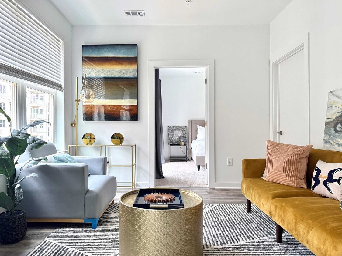Foto principal - 542 Boulevard NE