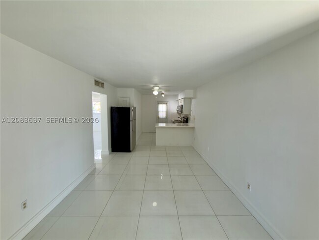 Building Photo - 1057 SW 7th St