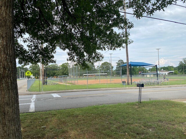 Building Photo - 301 McNabb Rd SW