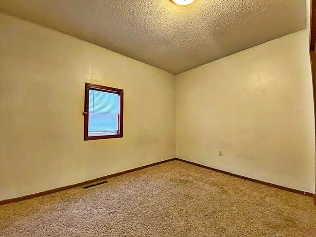 Building Photo - 2 br, 1 bath House - 1102 South 28th Street