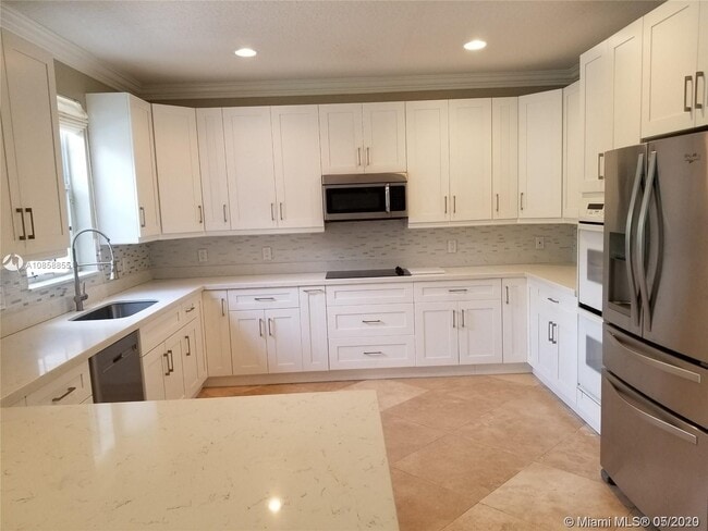 Building Photo - 2455 Greenbrier Ct