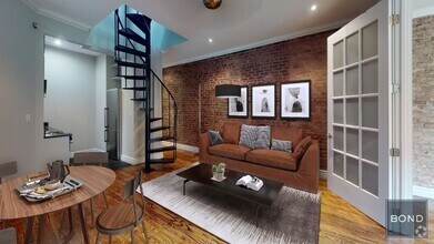 Building Photo - 724 Tenth Avenue