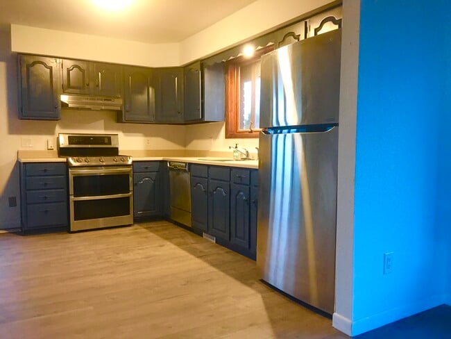 Building Photo - 738 S Watermelon Dr