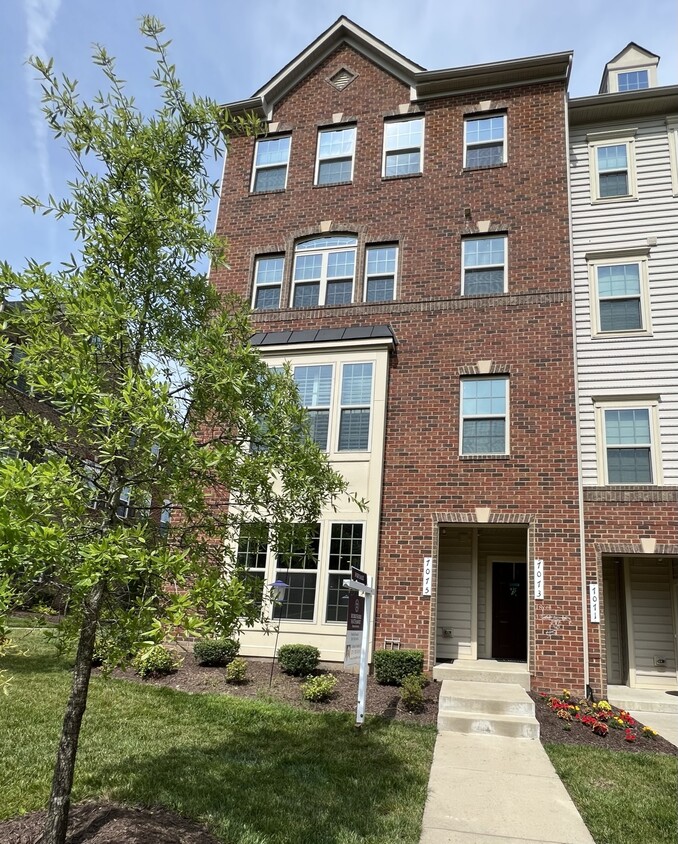 7075 Darbey Knoll Dr Unit 8G, Gainesville, VA 20155 Condo for Rent