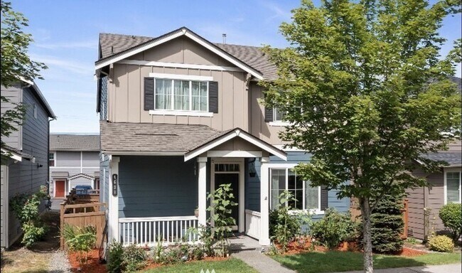Building Photo - Large 4 bedroom home-Pet friendly!