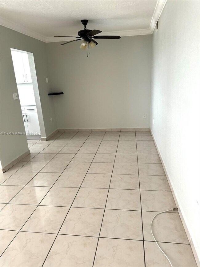 Foto del edificio - 1655 W 44th Pl
