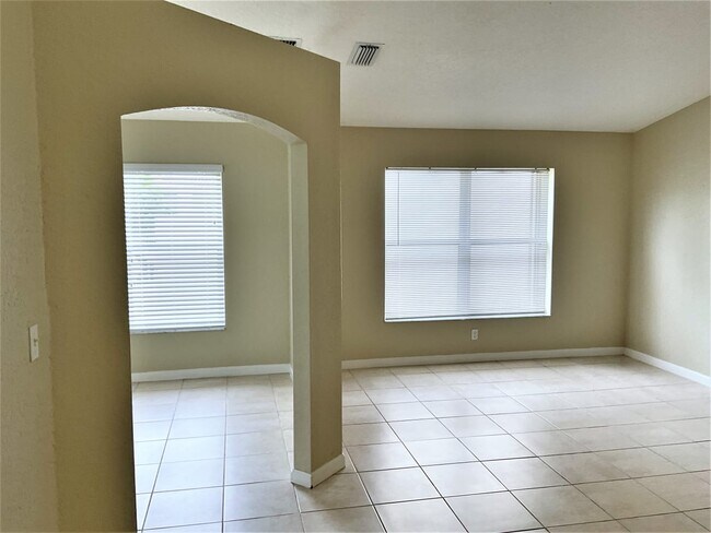 Building Photo - 5434 NW 50th Ct