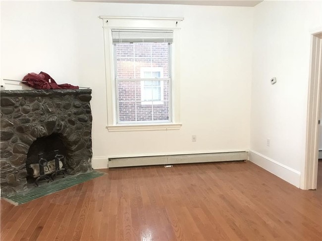 Building Photo - 99 Bentley St