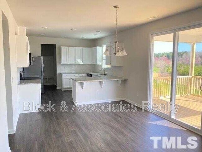 Building Photo - 132 Montasel Ct