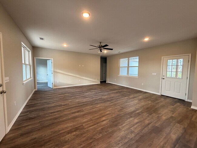 Foto del edificio - Welcome to your dream home in Russellville, AR!