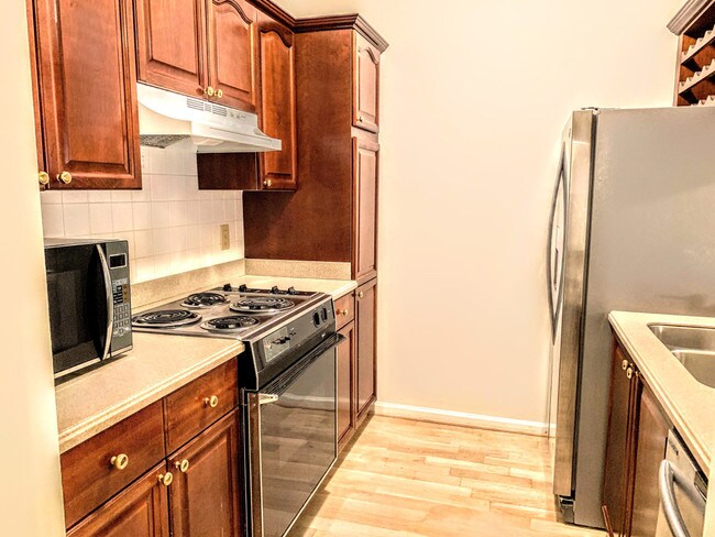 Building Photo - 2110 River Green Dr NW