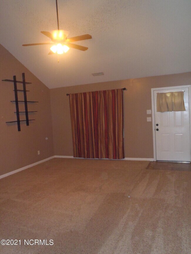 Building Photo - 184 Kelly Cir