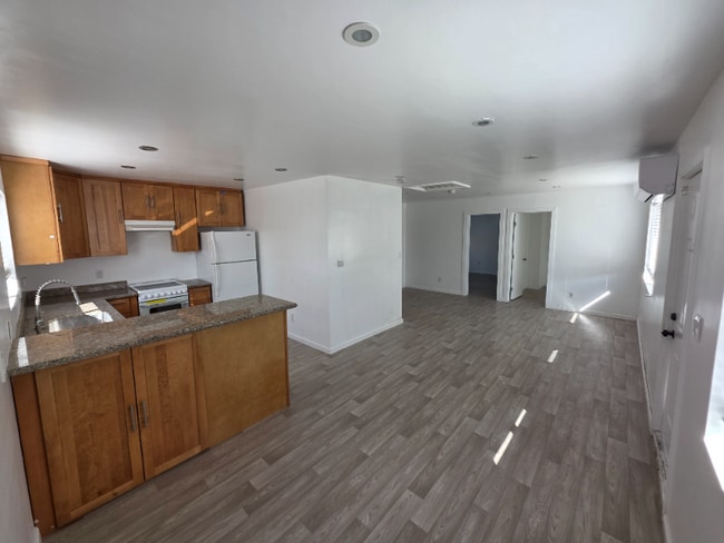 Building Photo - 8034 Ney Ave