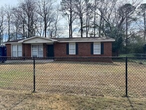 Building Photo - 6428 Luna Dr