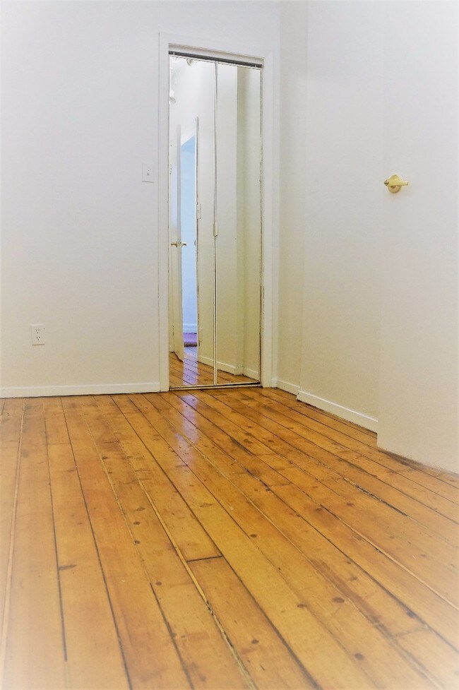 Building Photo - 451 W 46th St