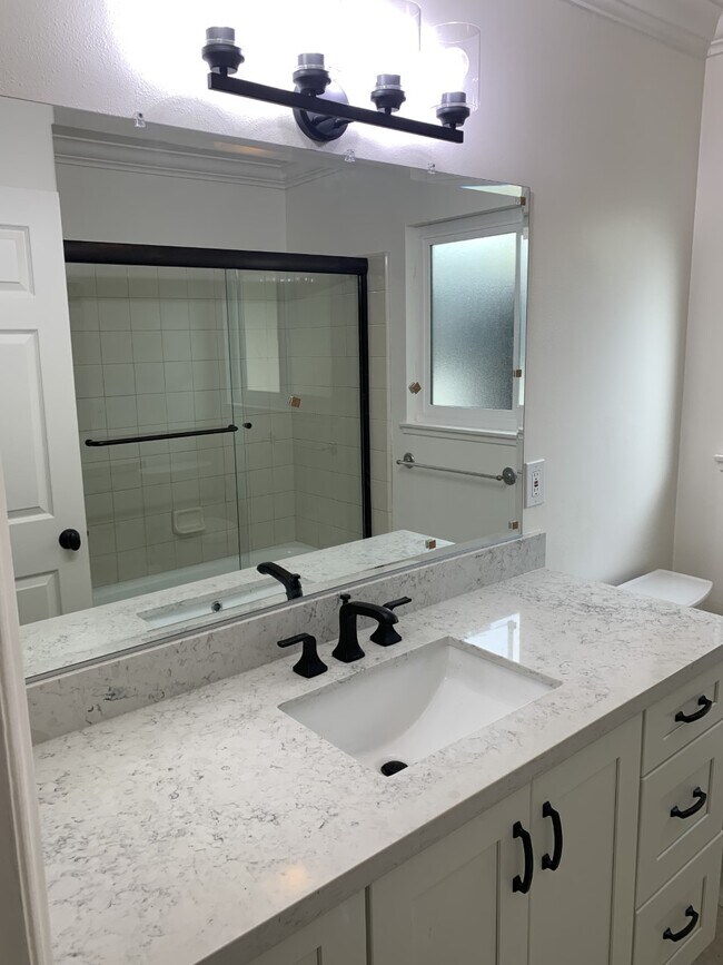 Foto del edificio - 17821 Wrightwood Ln