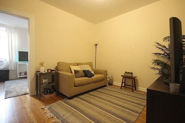 Foto del edificio - 220 Bloomfield St