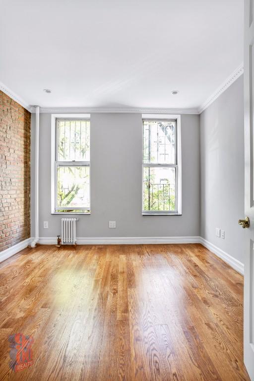 Foto del edificio - 277 E 10th St