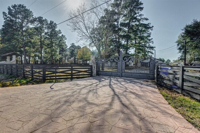 Building Photo - 18526 Fenske Rd